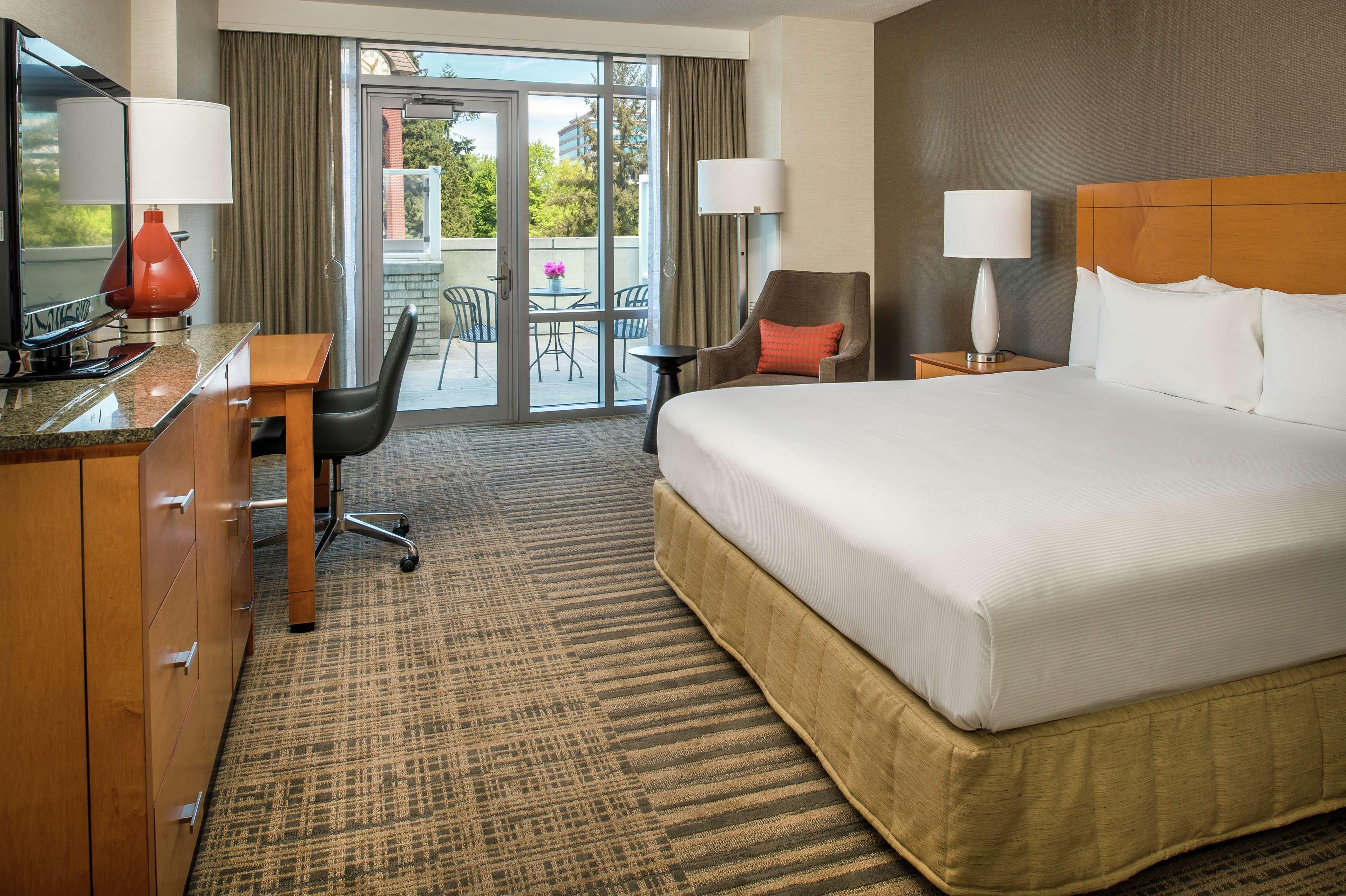 Hilton Vancouver Washington Hotel Exterior photo